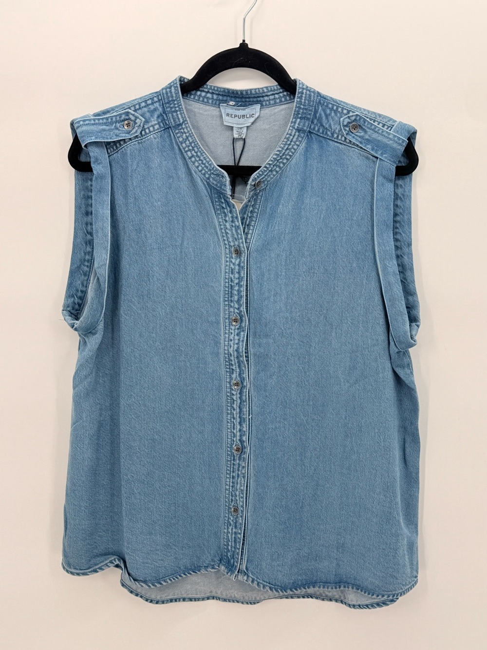 REPUBLIC Lyocell Denim Tie Front Top Women’s Large Chambray NWT